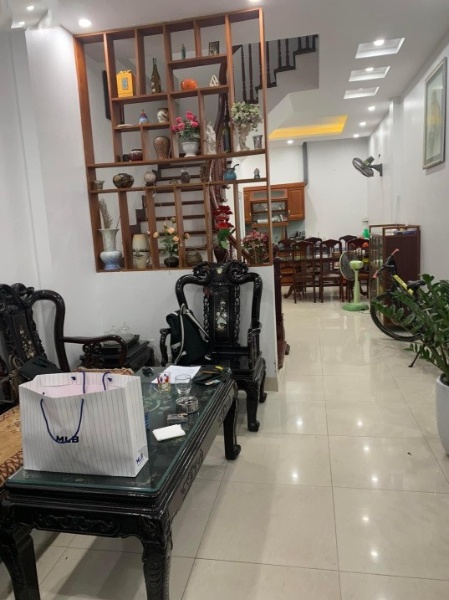 Bán nhà 5 tầng ngõ nông thông tại Bồ Đề, Long Biên, Hà Nội